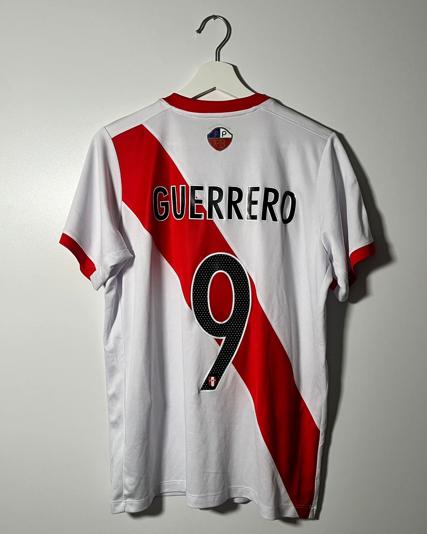 Peru | 2015 Heim-Trikot | Umbro | Paolo Guerrero | M