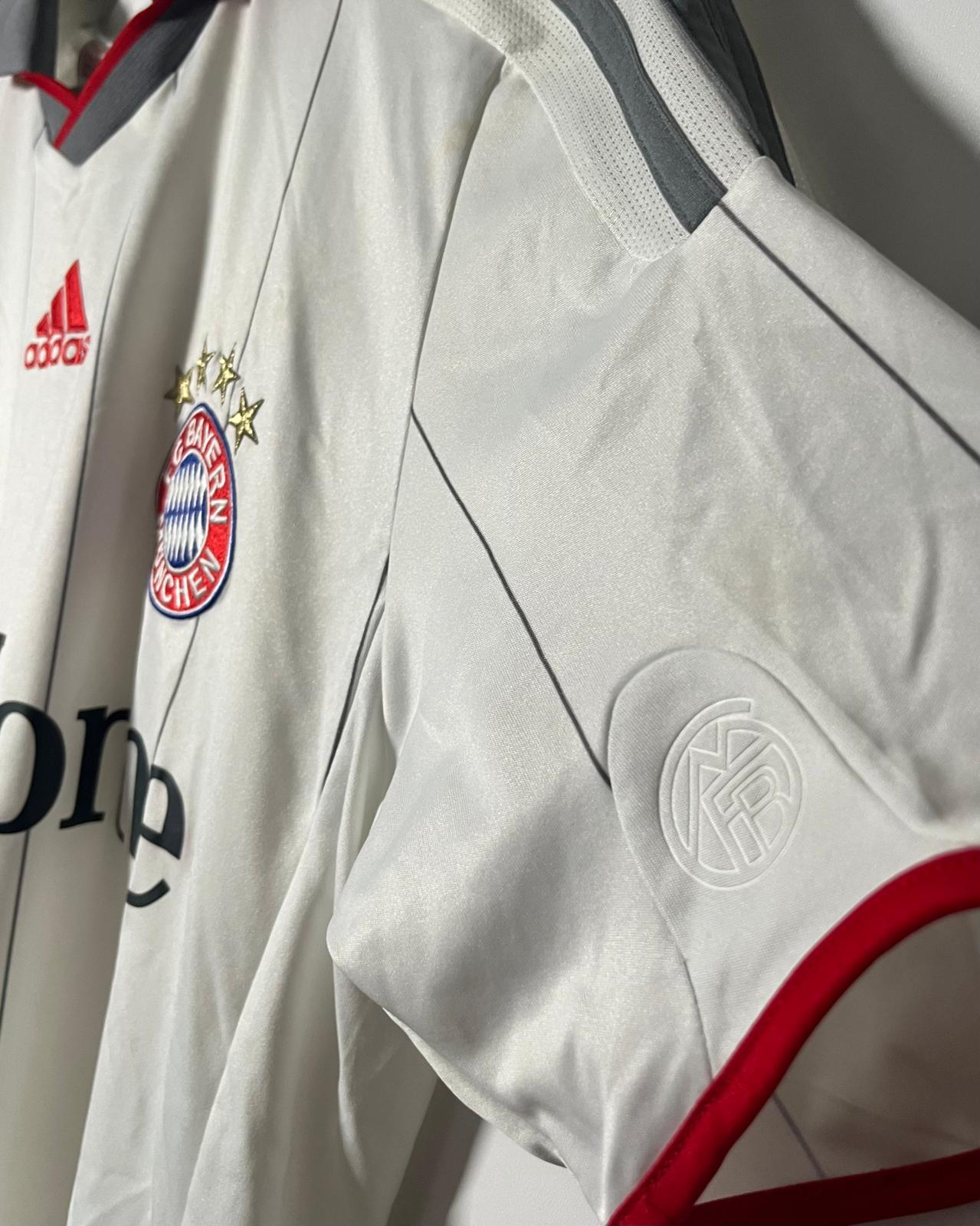 FC Bayern Munich | 2004 third jersey | Bastian Schweinsteiger | Adidas | S