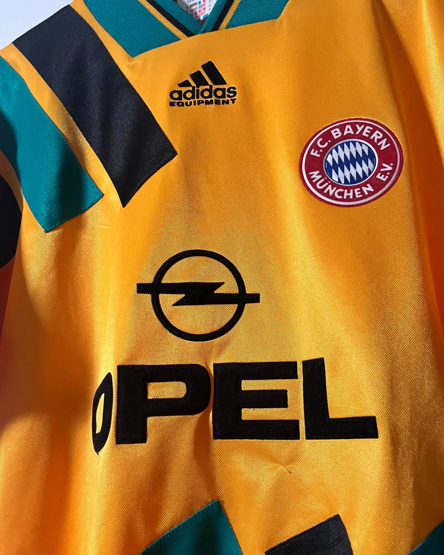 FC Bayern Munich | 2005 home jersey | Adidas | XL