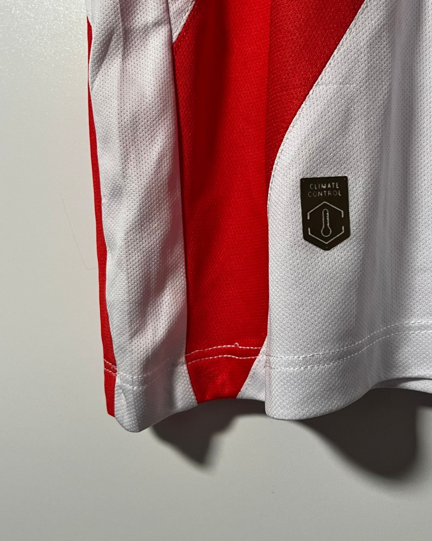 Peru | 2015 Heim-Trikot | Umbro | Paolo Guerrero | M