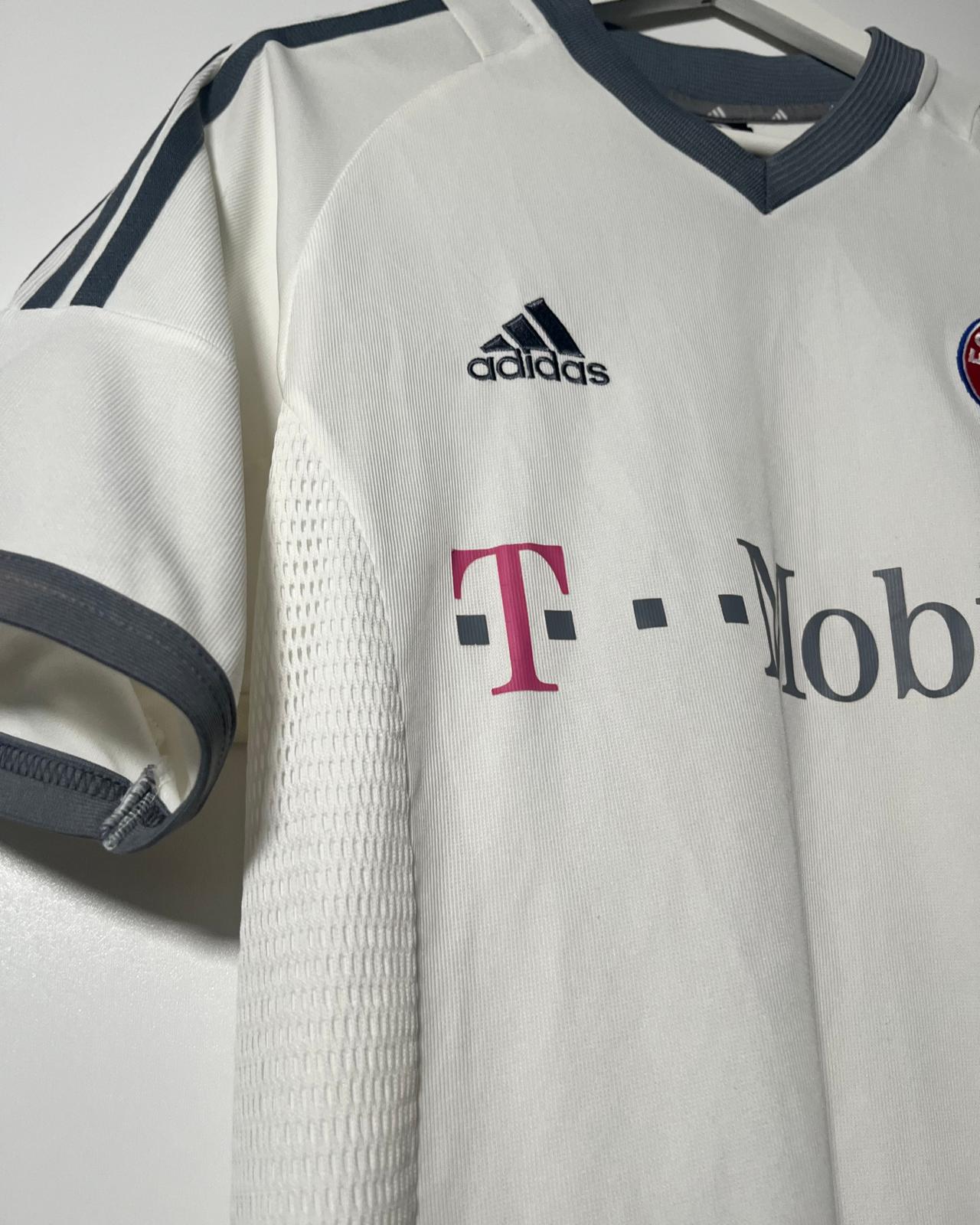 FC Bayern München | 2002 Auswärts-Trikot | Adidas | M