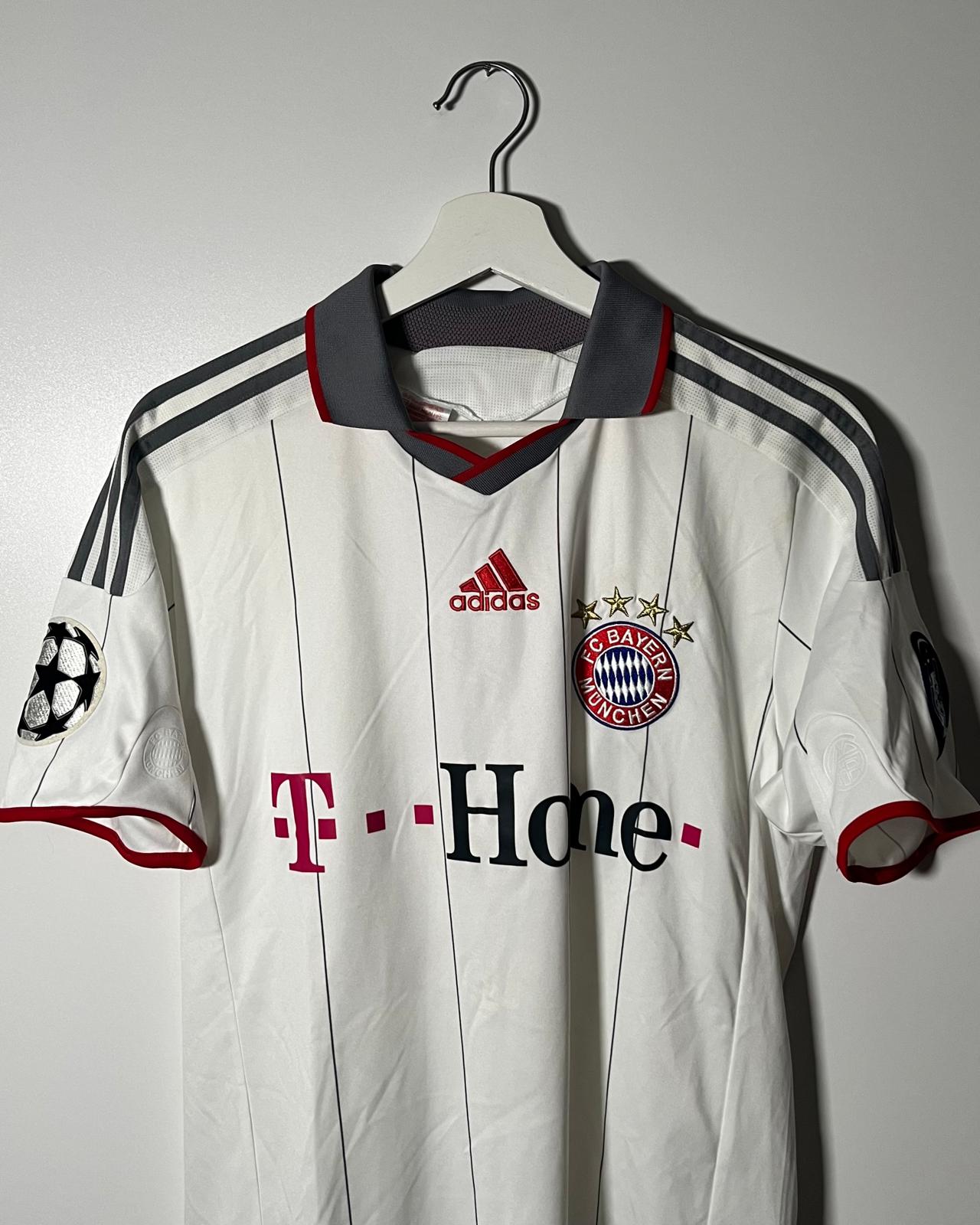 FC Bayern Munich | 2004 third jersey | Bastian Schweinsteiger | Adidas | S