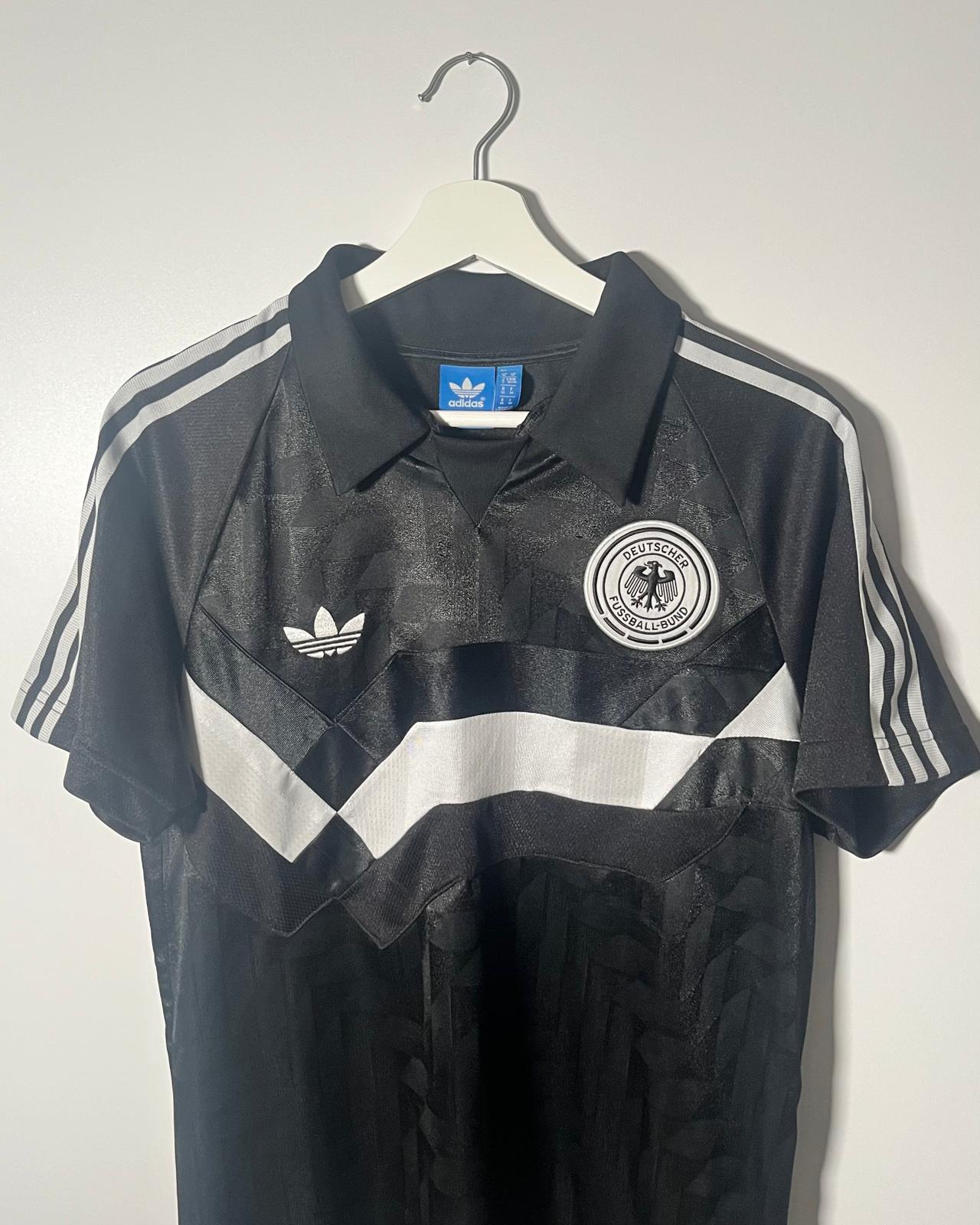 FC Bayern Munich | 2004 third jersey | Bastian Schweinsteiger | Adidas | S