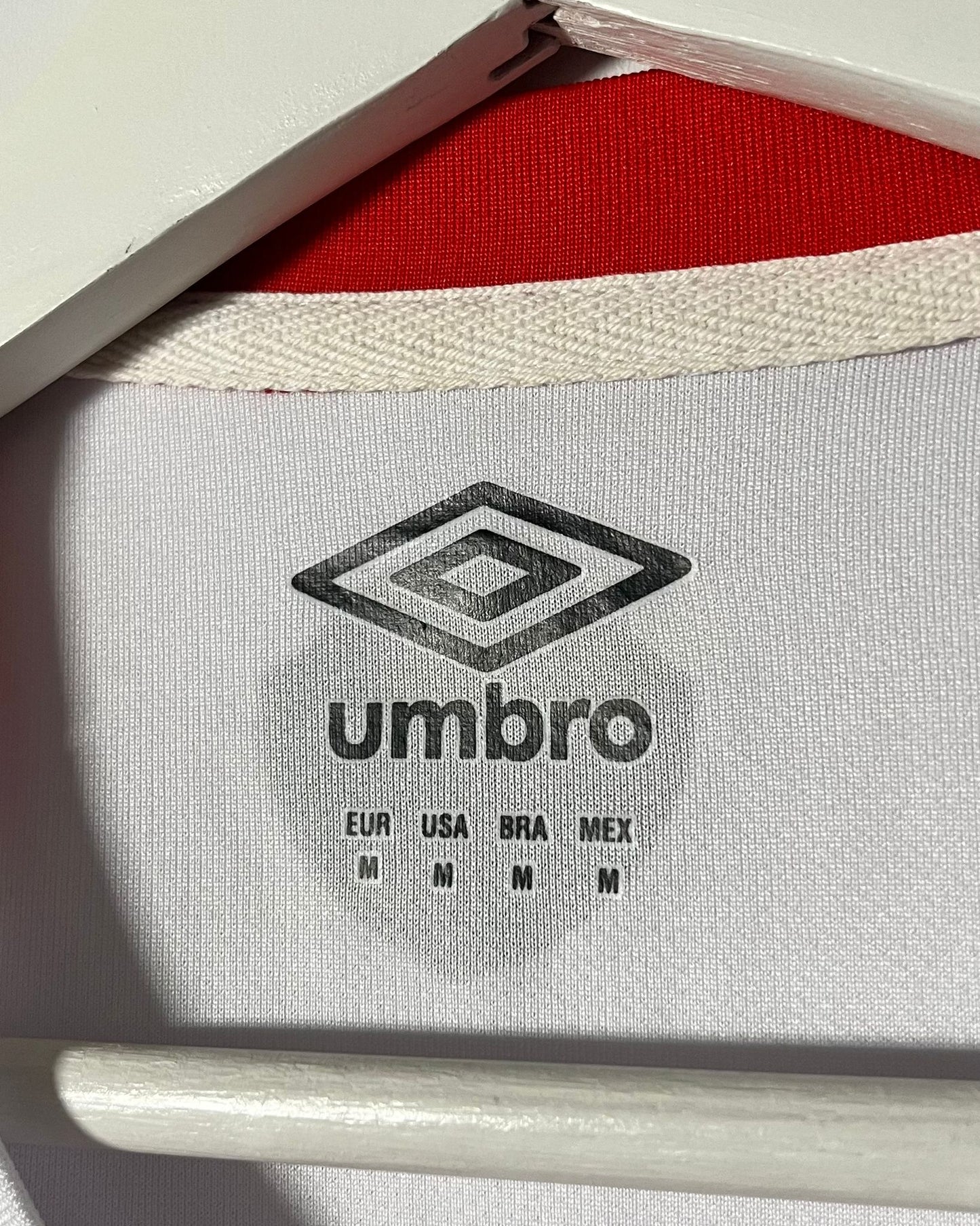 Peru | 2015 Heim-Trikot | Umbro | Paolo Guerrero | M