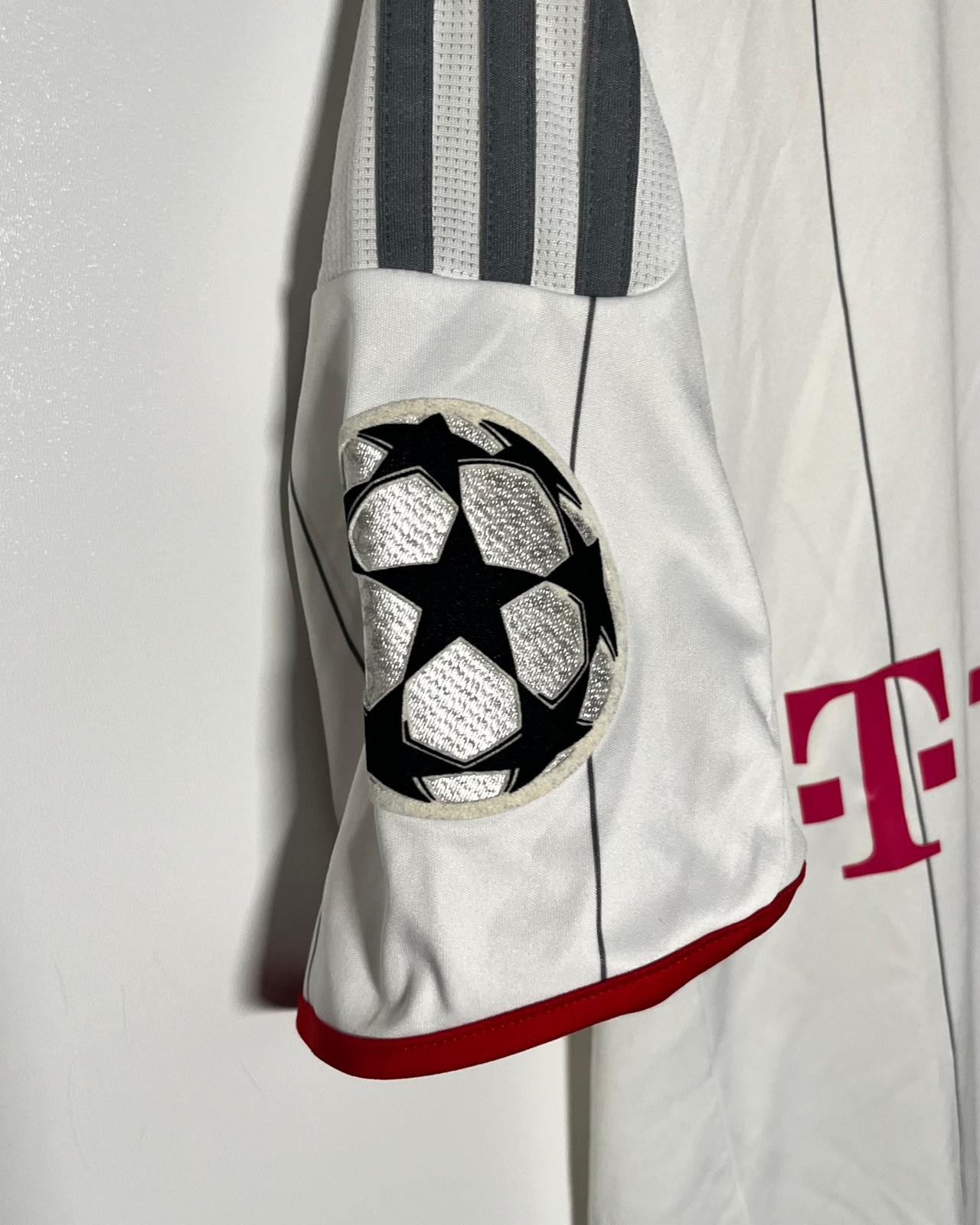 FC Bayern Munich | 2004 third jersey | Bastian Schweinsteiger | Adidas | S