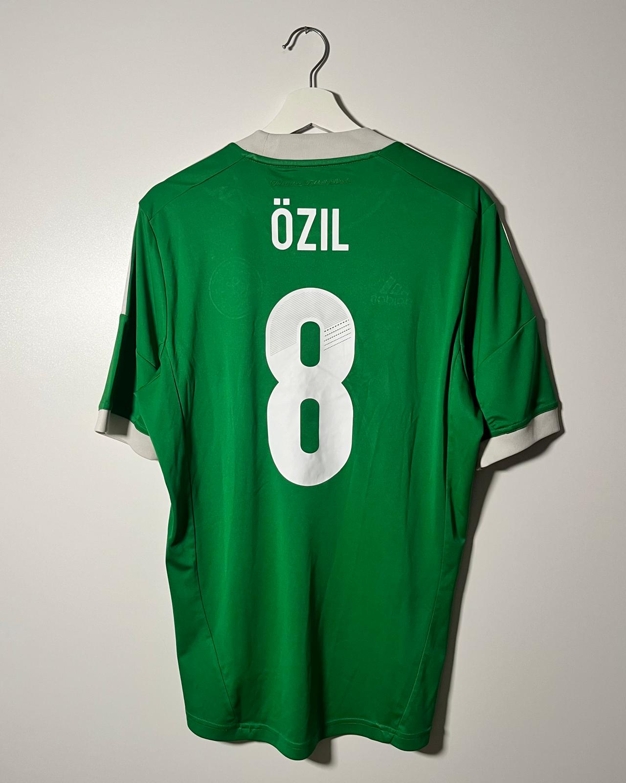 Deutschland | 2012 Auswärts-Trikot | Adidas | Mesut Özil | M